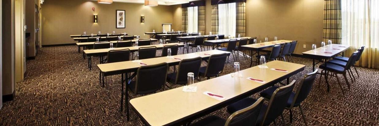 meeting_room.jpg.1920x0 (1) .jpg